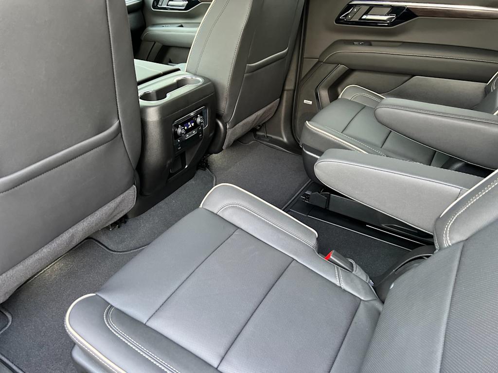 Thumbnail: 2026 Chevrolet Suburban - 10