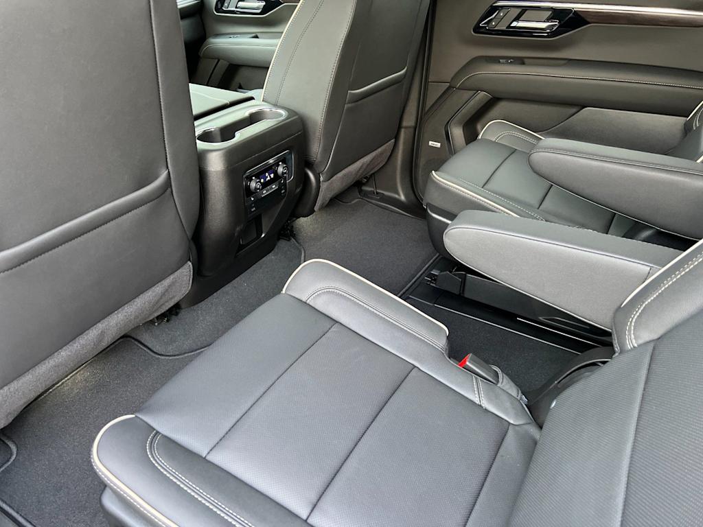 Thumbnail: 2026 Chevrolet Suburban - 10