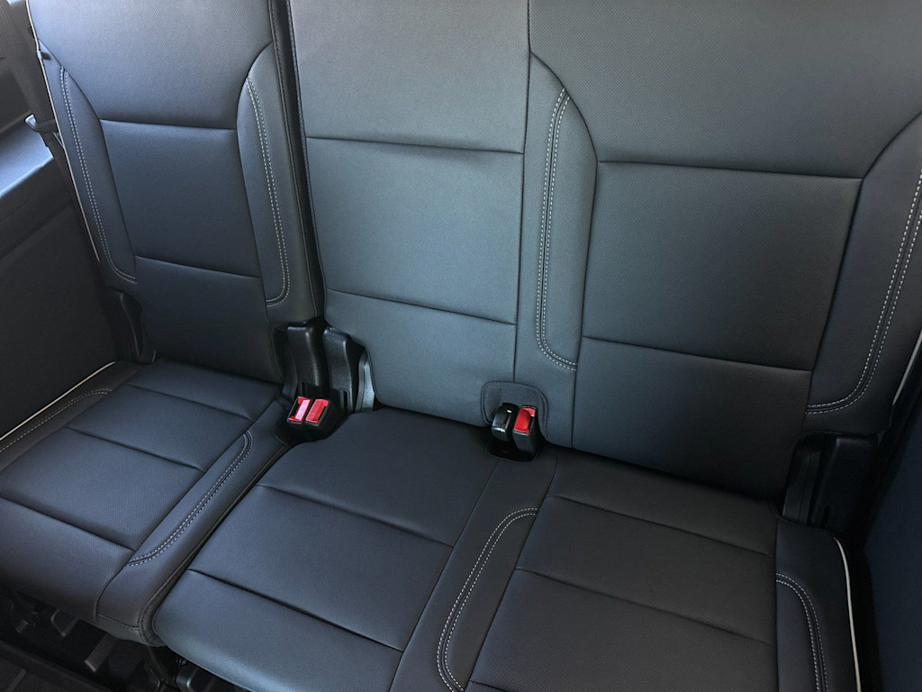 Thumbnail: 2026 Chevrolet Suburban - 21