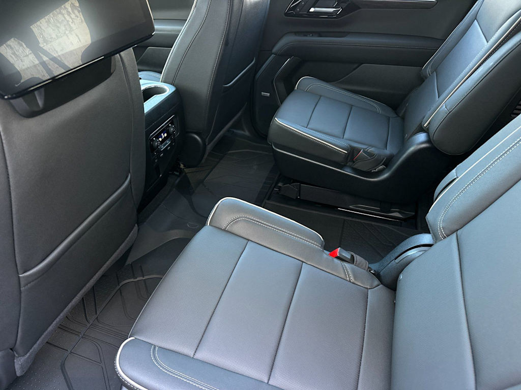 Thumbnail: 2026 Chevrolet Suburban - 10