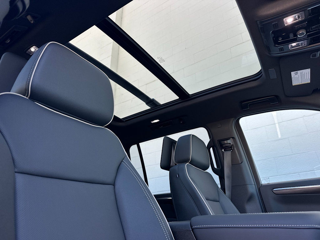 Thumbnail: 2026 Chevrolet Suburban - 22