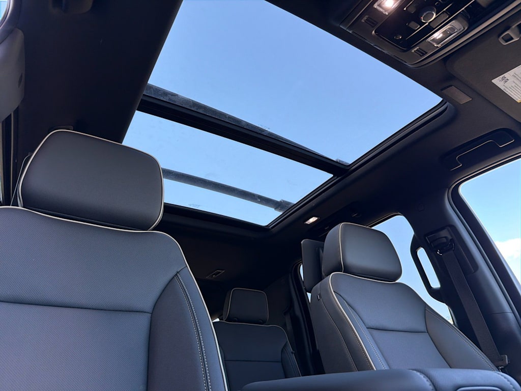 Thumbnail: 2026 Chevrolet Suburban - 25