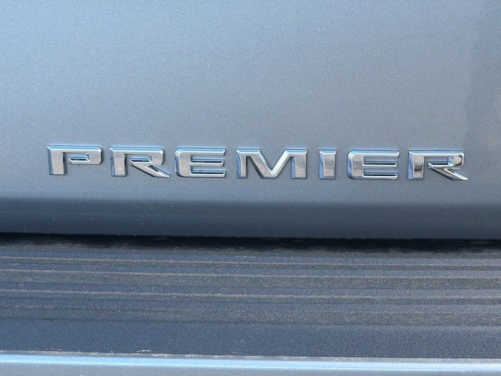 Thumbnail: 2026 Chevrolet Suburban - 6