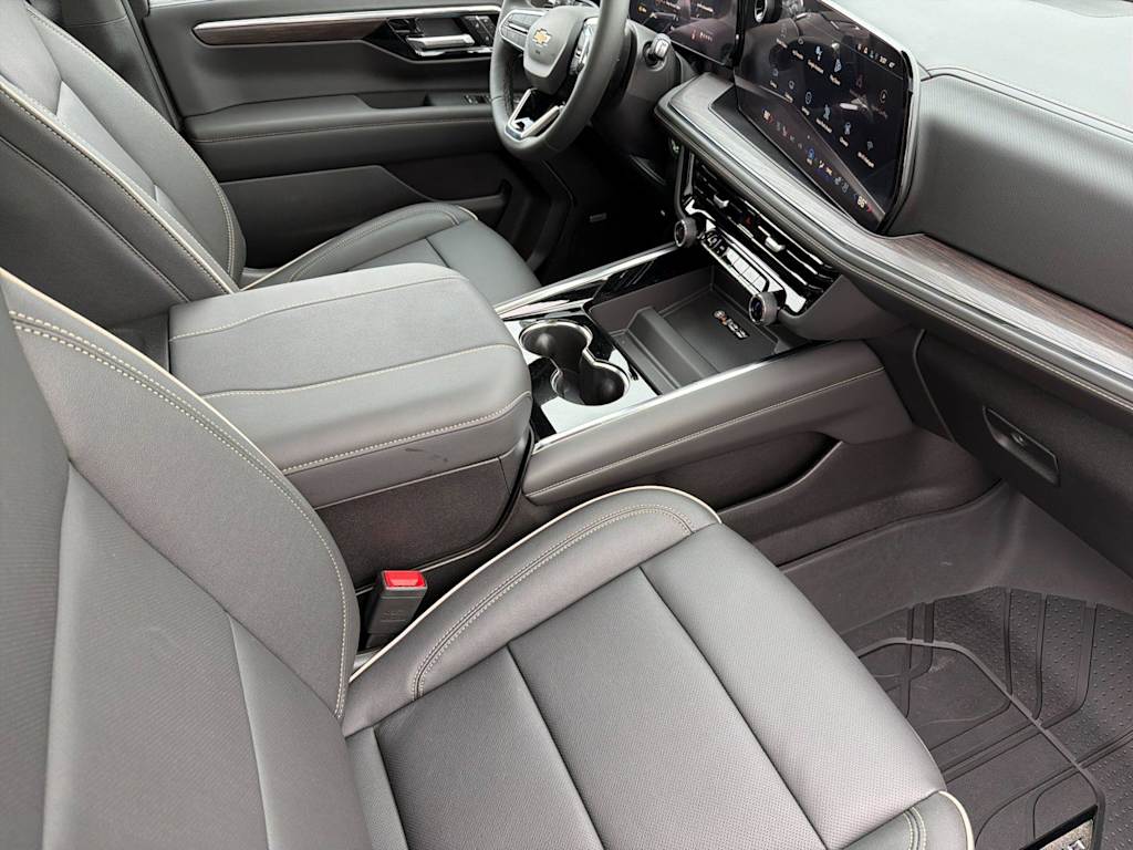 Thumbnail: 2026 Chevrolet Suburban - 9