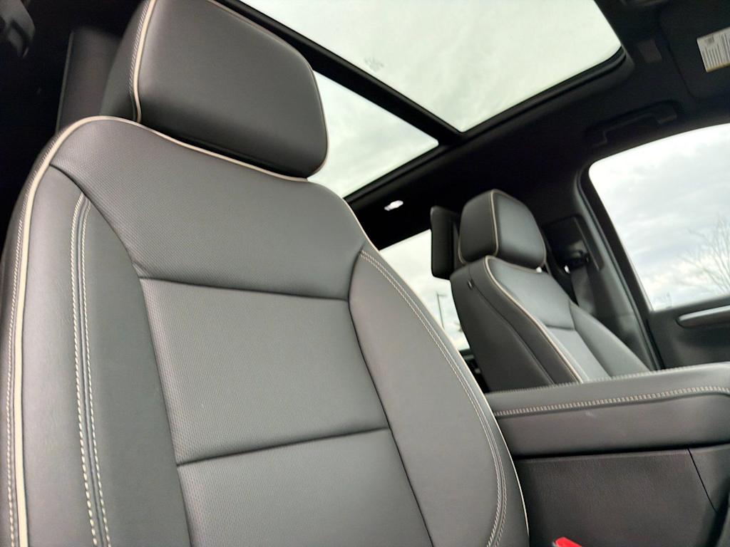 Thumbnail: 2026 Chevrolet Suburban - 10