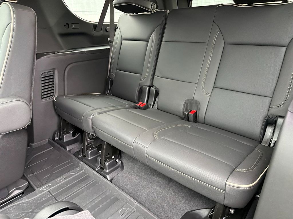 Thumbnail: 2026 Chevrolet Suburban - 23