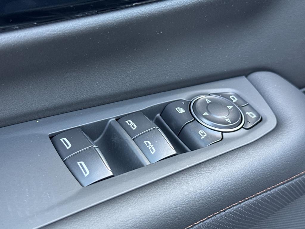 Thumbnail: 2026 Chevrolet Suburban - 22