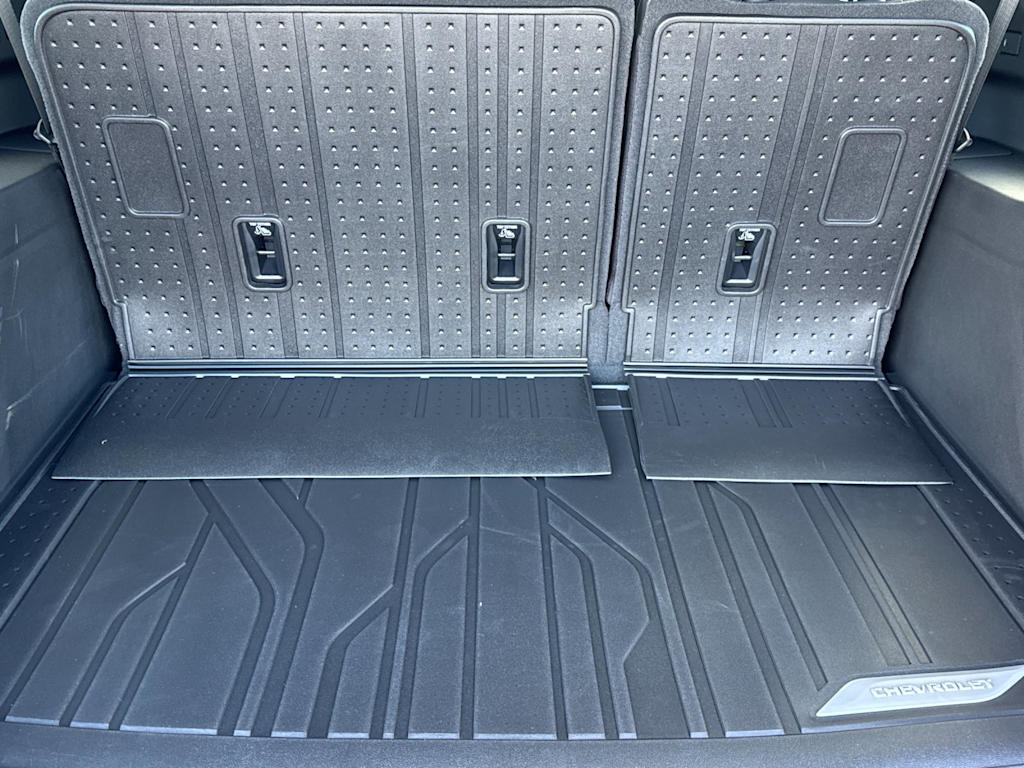 Thumbnail: 2026 Chevrolet Suburban - 15