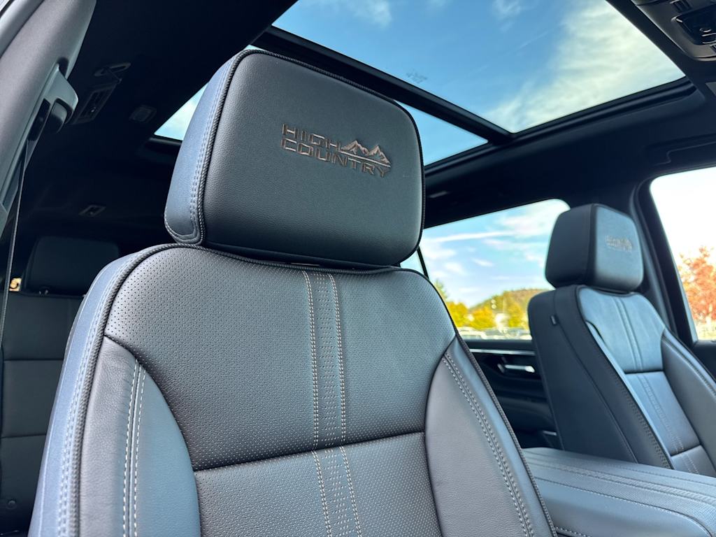 Thumbnail: 2026 Chevrolet Suburban - 23