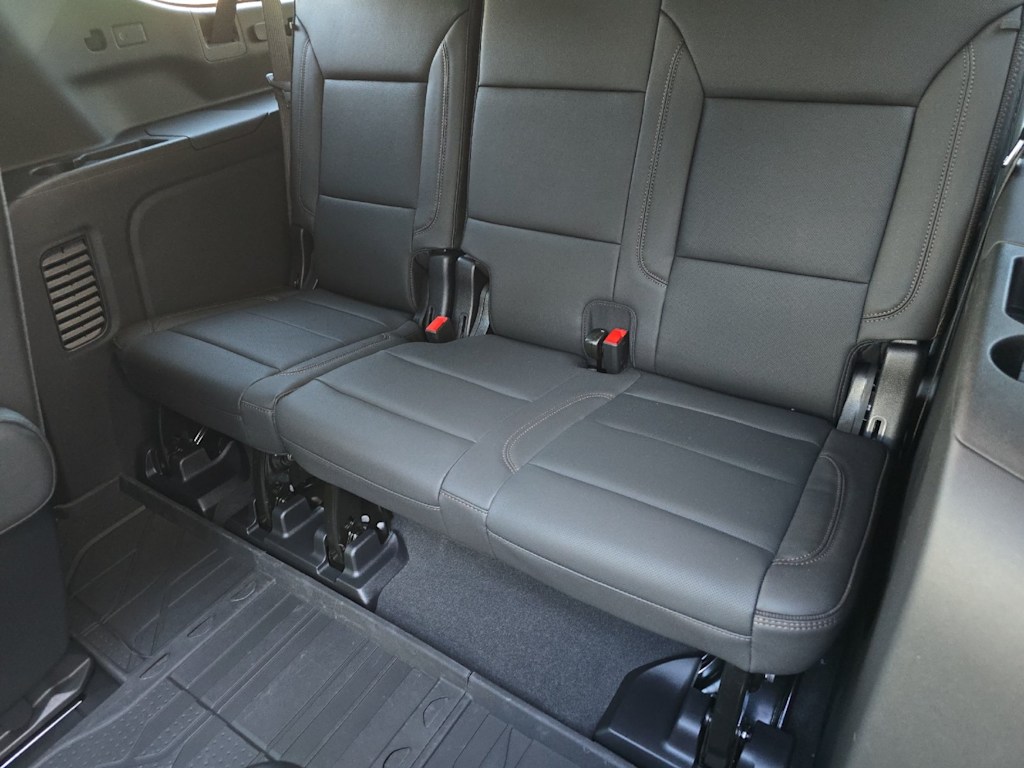 Thumbnail: 2026 Chevrolet Suburban - 12