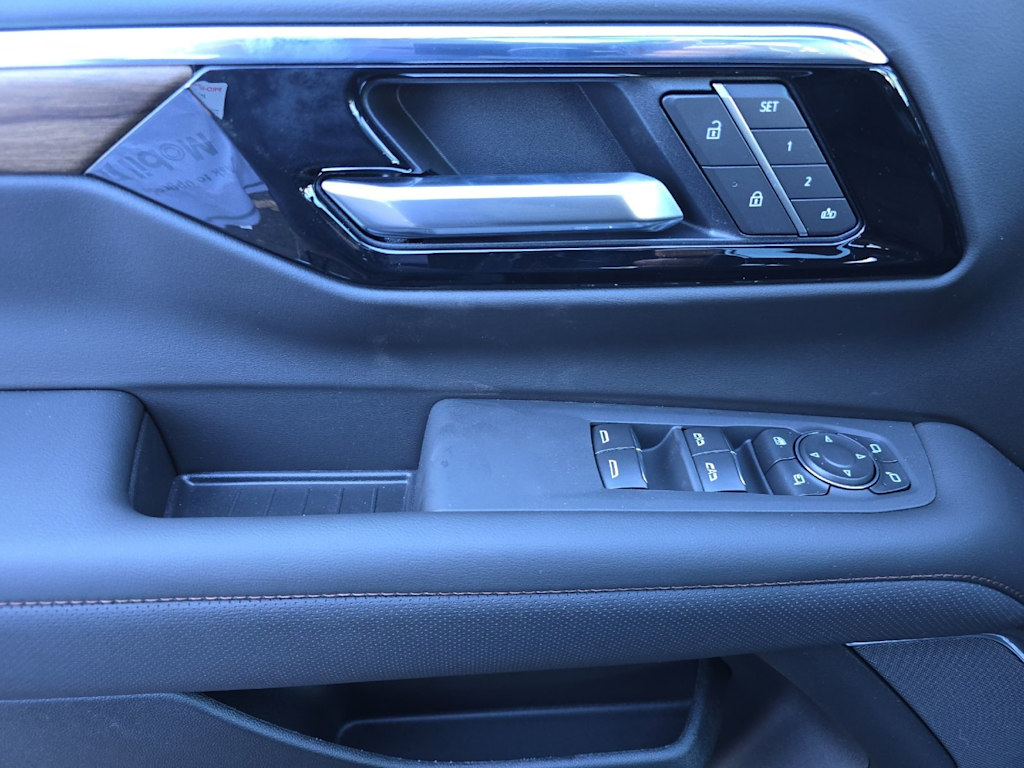 Thumbnail: 2026 Chevrolet Suburban - 20