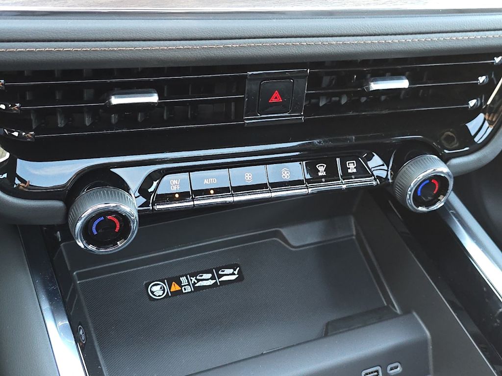 Thumbnail: 2026 Chevrolet Suburban - 27