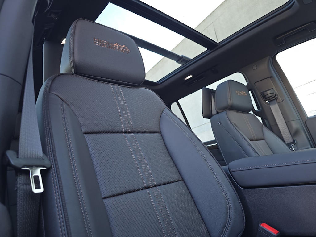 Thumbnail: 2026 Chevrolet Suburban - 24