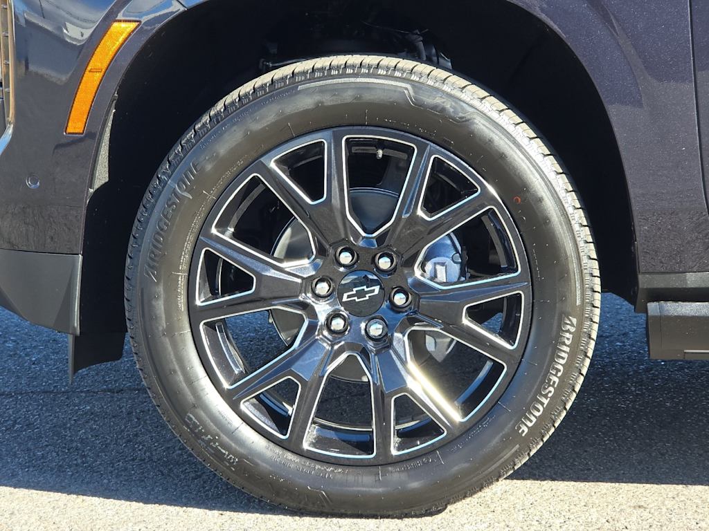 Thumbnail: 2026 Chevrolet Suburban - 8