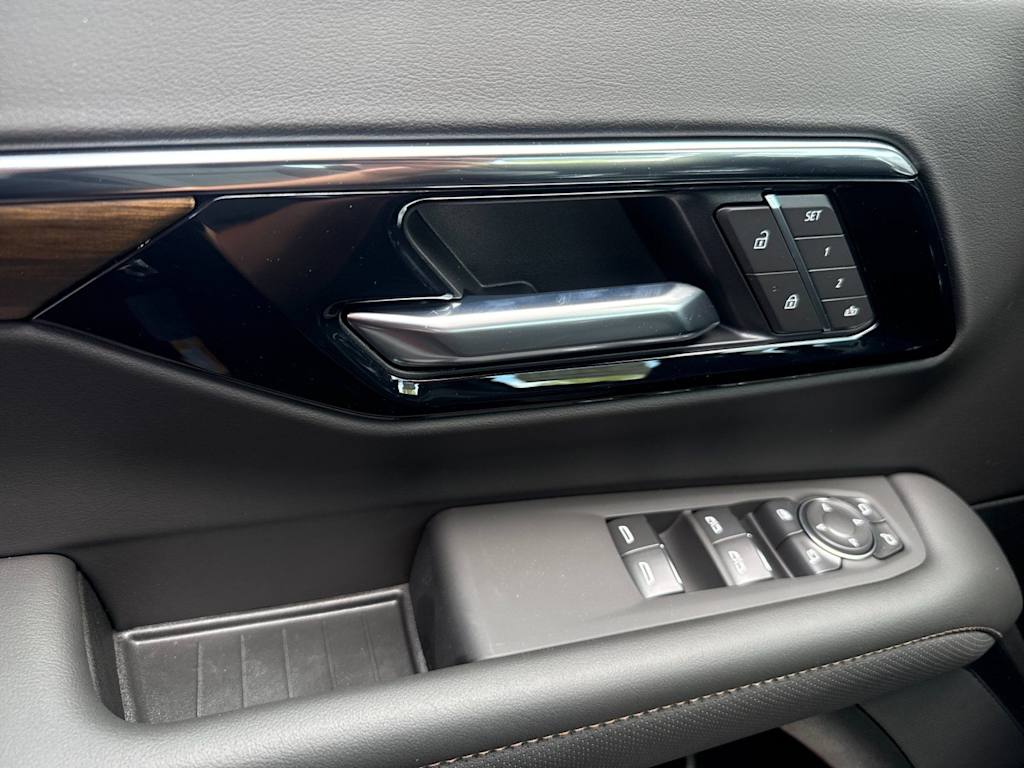 Thumbnail: 2026 Chevrolet Tahoe - 18