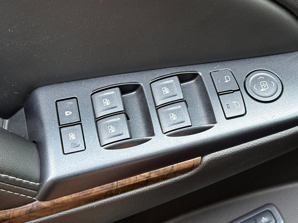 Thumbnail: 2015 Chevrolet Tahoe - 23