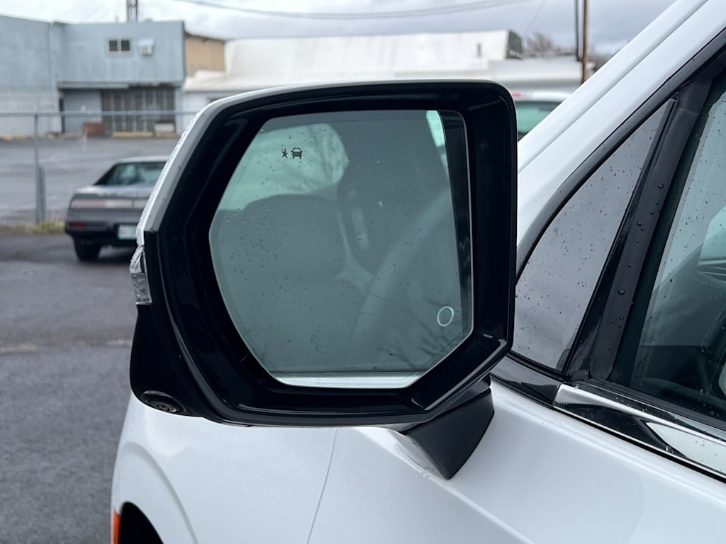 Thumbnail: 2023 Chevrolet Suburban - 7