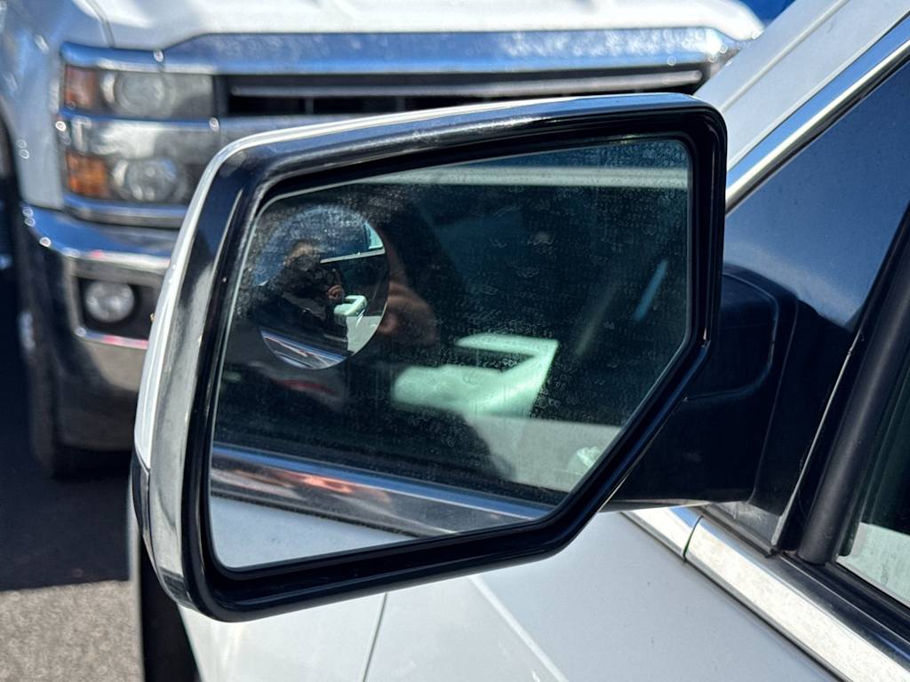 Thumbnail: 2017 Chevrolet Suburban - 11