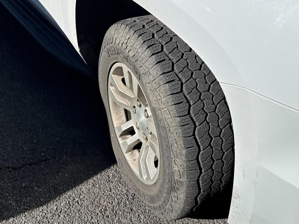 Thumbnail: 2017 Chevrolet Suburban - 6