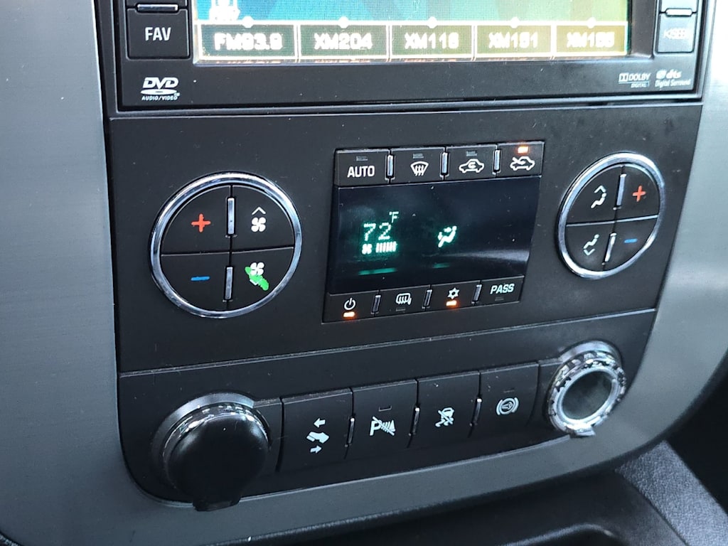 Thumbnail: 2011 GMC Sierra 3500 - 24