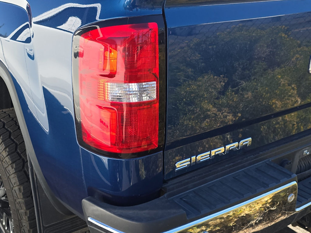 Thumbnail: 2018 GMC Sierra 3500 - 8