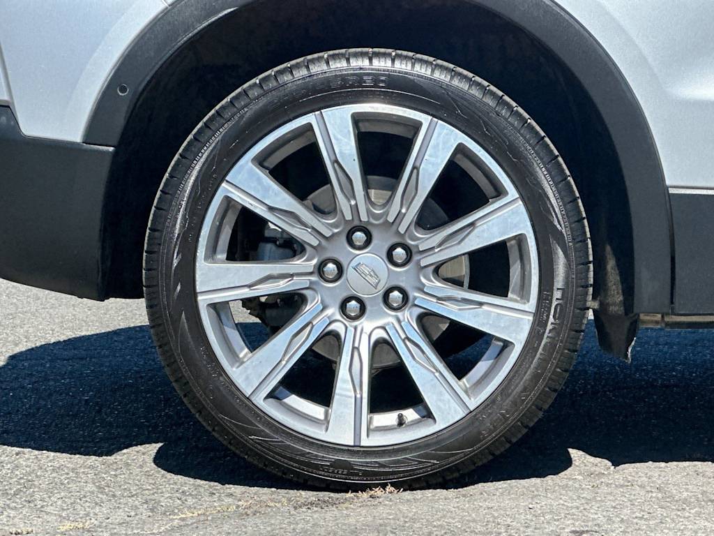 Thumbnail: 2019 Cadillac XT4 - 6