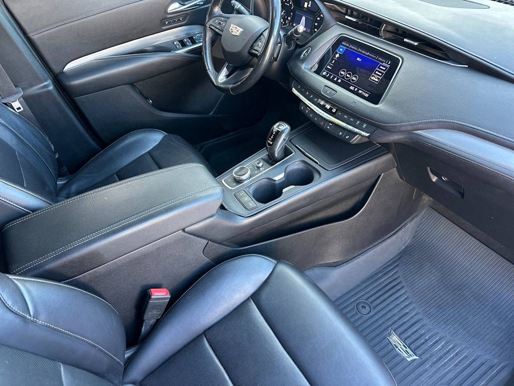 Thumbnail: 2019 Cadillac XT4 - 10