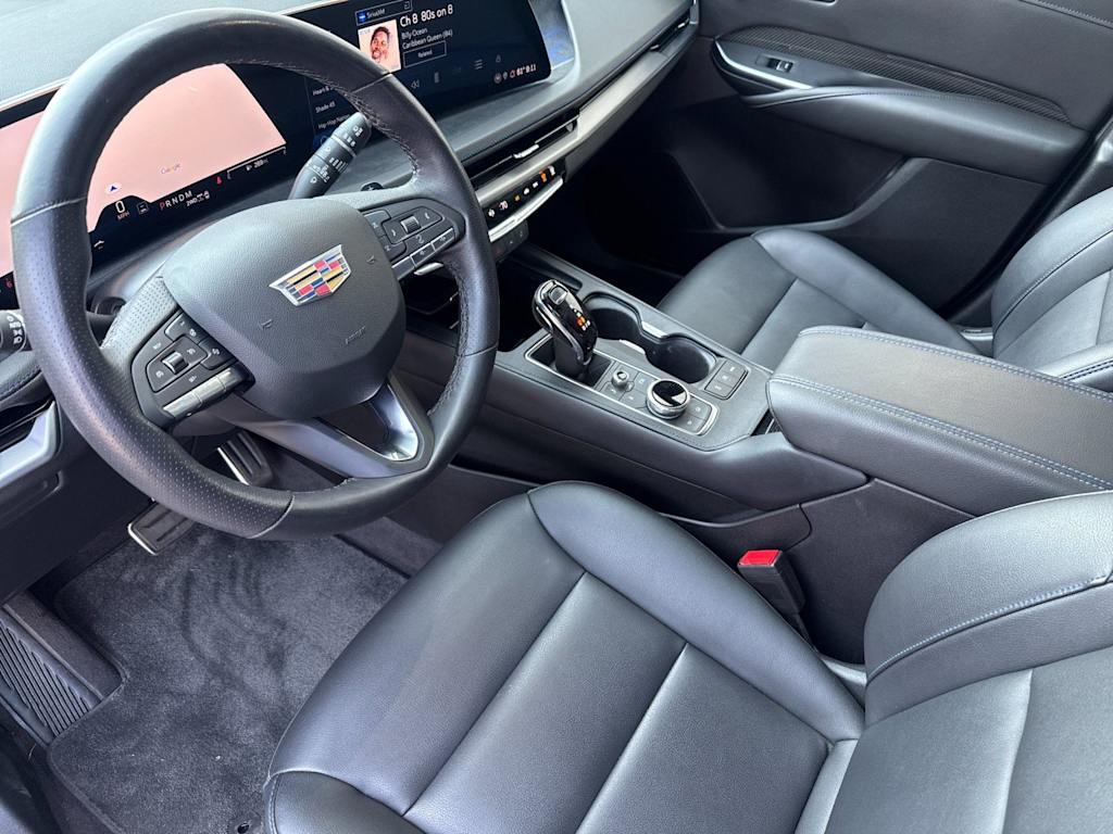 Thumbnail: 2025 Cadillac XT4 - 8