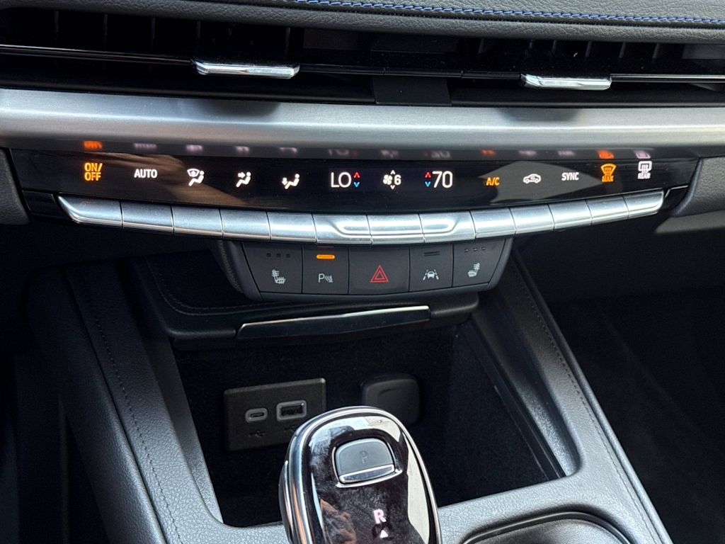 Thumbnail: 2025 Cadillac XT4 - 26