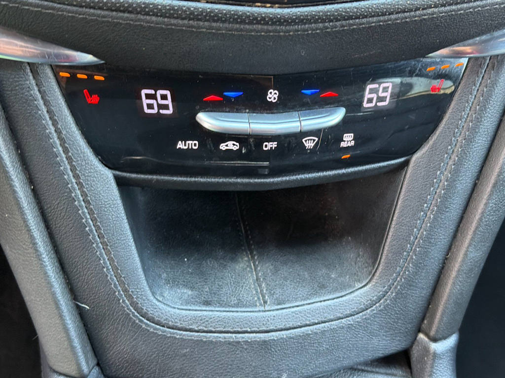 Thumbnail: 2021 Cadillac XT5 - 25