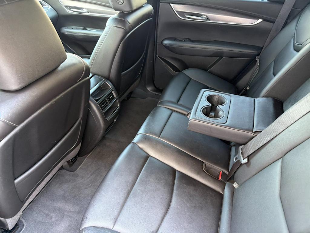 Thumbnail: 2021 Cadillac XT5 - 10