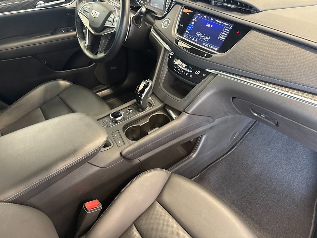 Thumbnail: 2023 Cadillac XT5 - 10