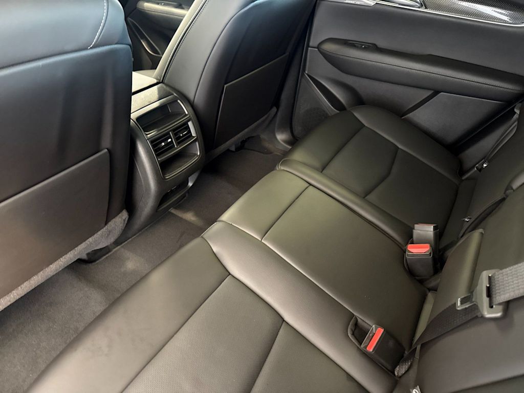 Thumbnail: 2023 Cadillac XT5 - 8