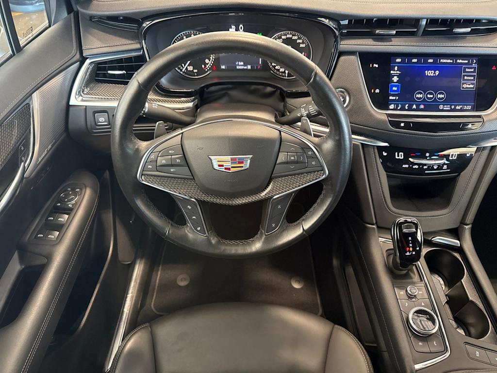 Thumbnail: 2023 Cadillac XT5 - 9