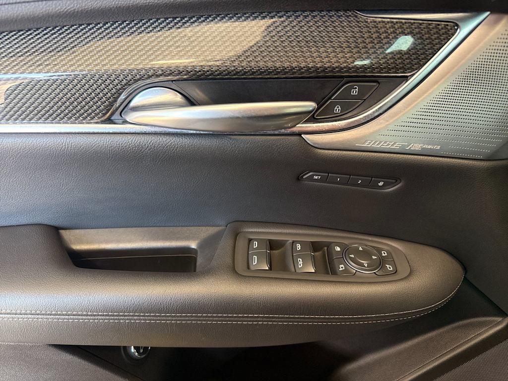 Thumbnail: 2023 Cadillac XT5 - 20