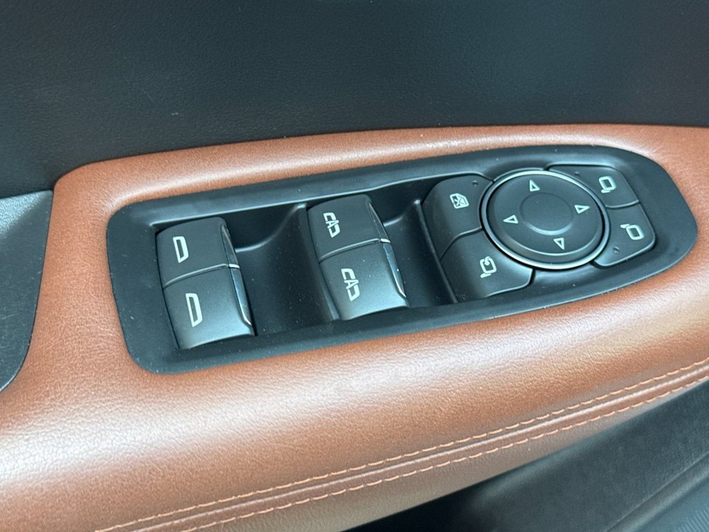 Thumbnail: 2023 Cadillac XT5 - 22