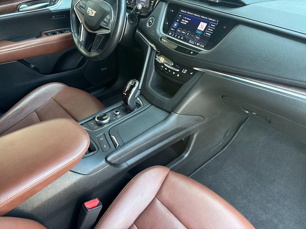 Thumbnail: 2023 Cadillac XT5 - 11