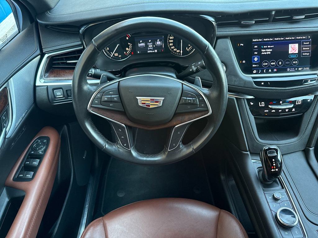 Thumbnail: 2023 Cadillac XT5 - 10