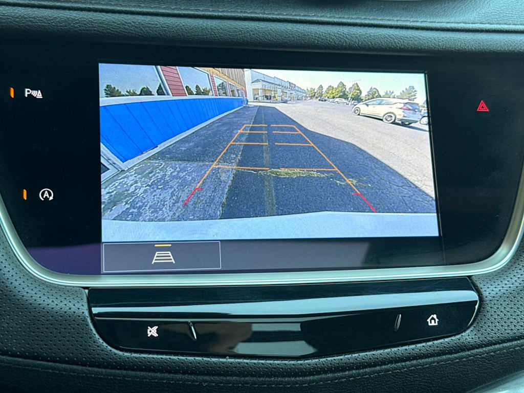 Thumbnail: 2023 Cadillac XT5 - 25