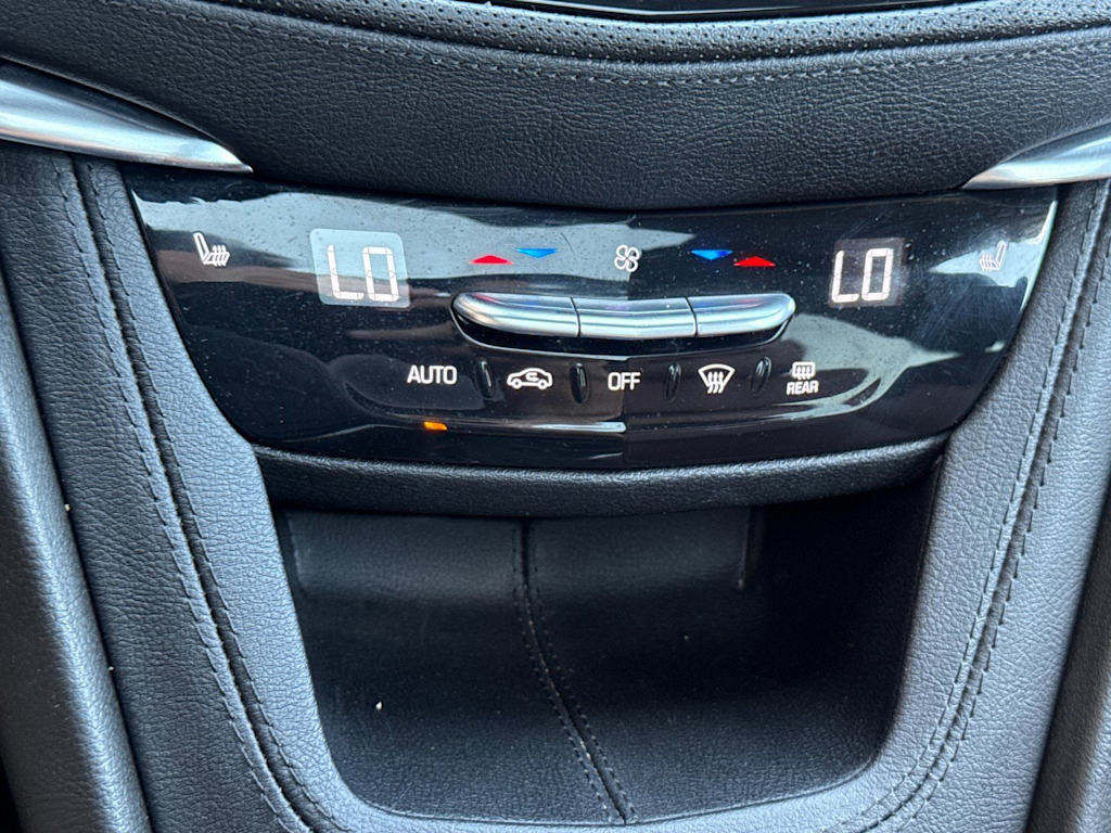 Thumbnail: 2023 Cadillac XT5 - 26