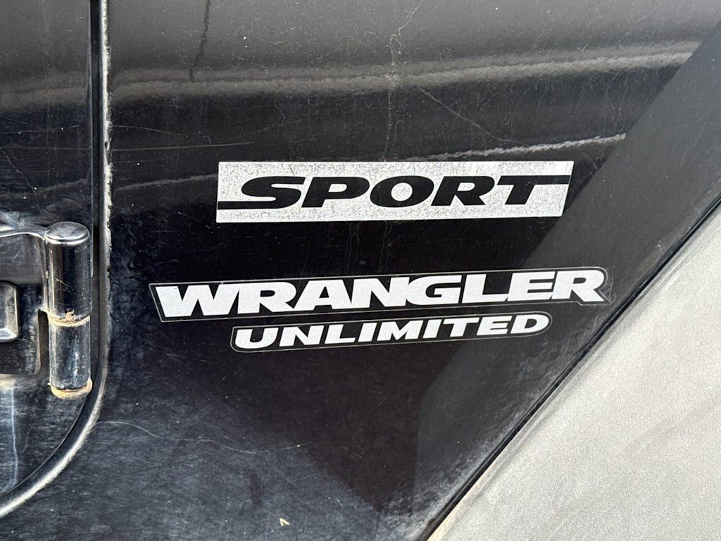 Thumbnail: 2010 Jeep Wrangler - 5