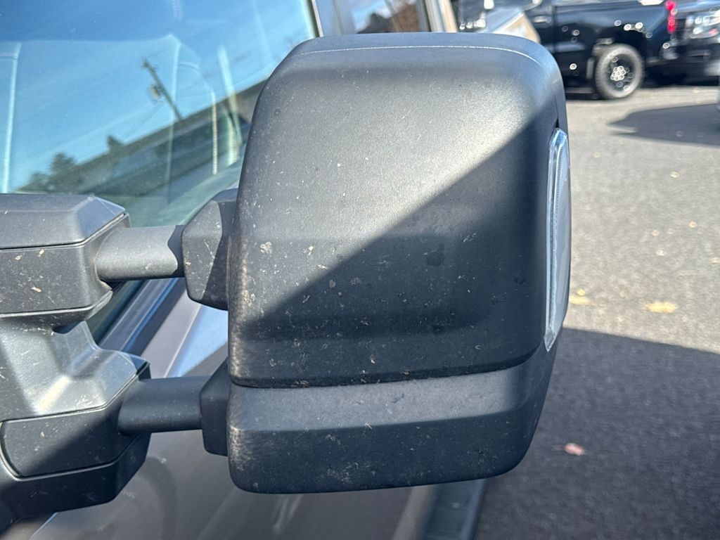 Thumbnail: 2021 Nissan Titan - 6