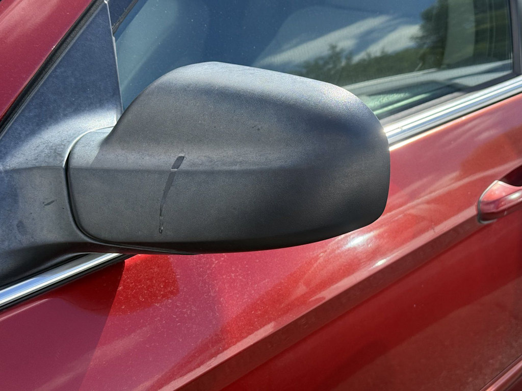 Thumbnail: 2005 Chrysler Pacifica - 8