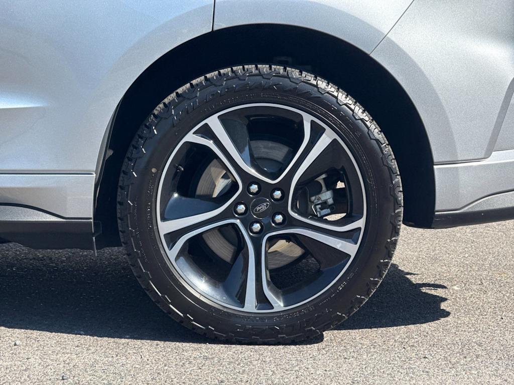 Thumbnail: 2020 Ford Edge - 8