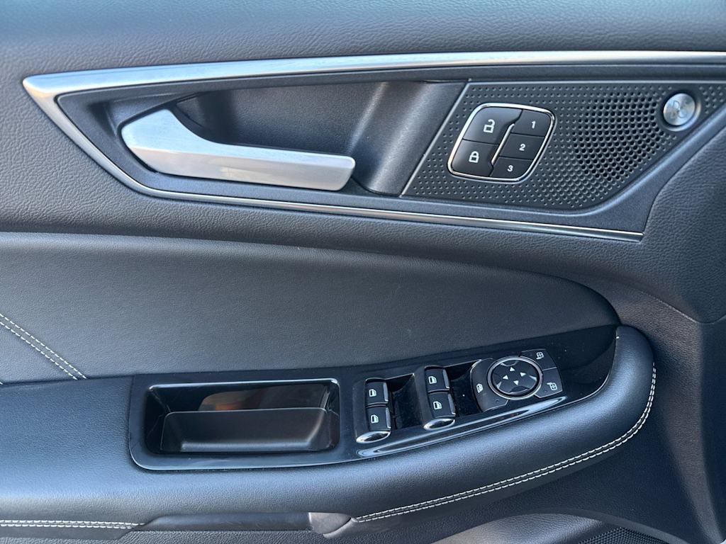 Thumbnail: 2020 Ford Edge - 20