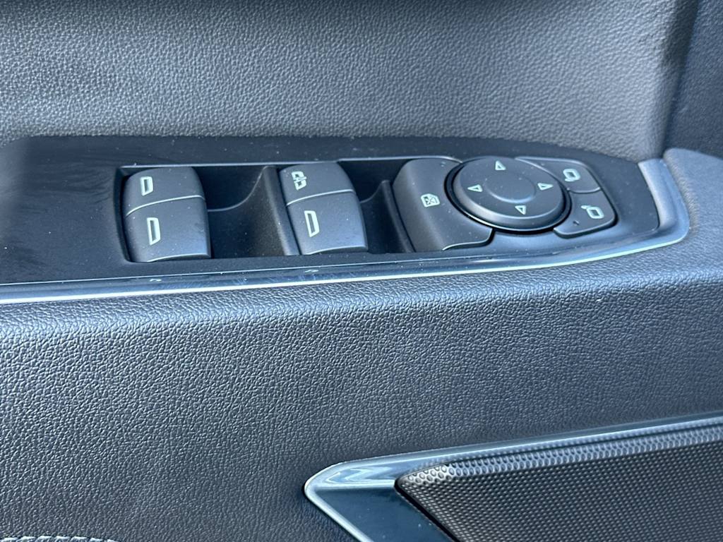 Thumbnail: 2026 Chevrolet Silverado 2500 - 21