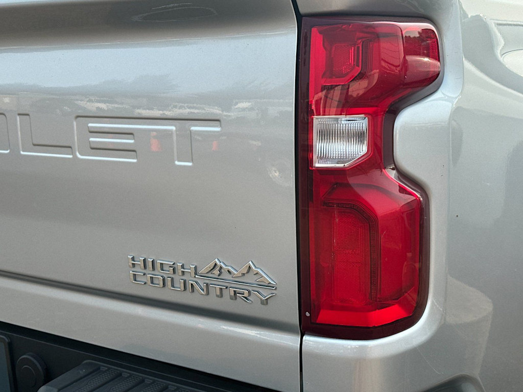 Thumbnail: 2022 Chevrolet Silverado 3500 - 12