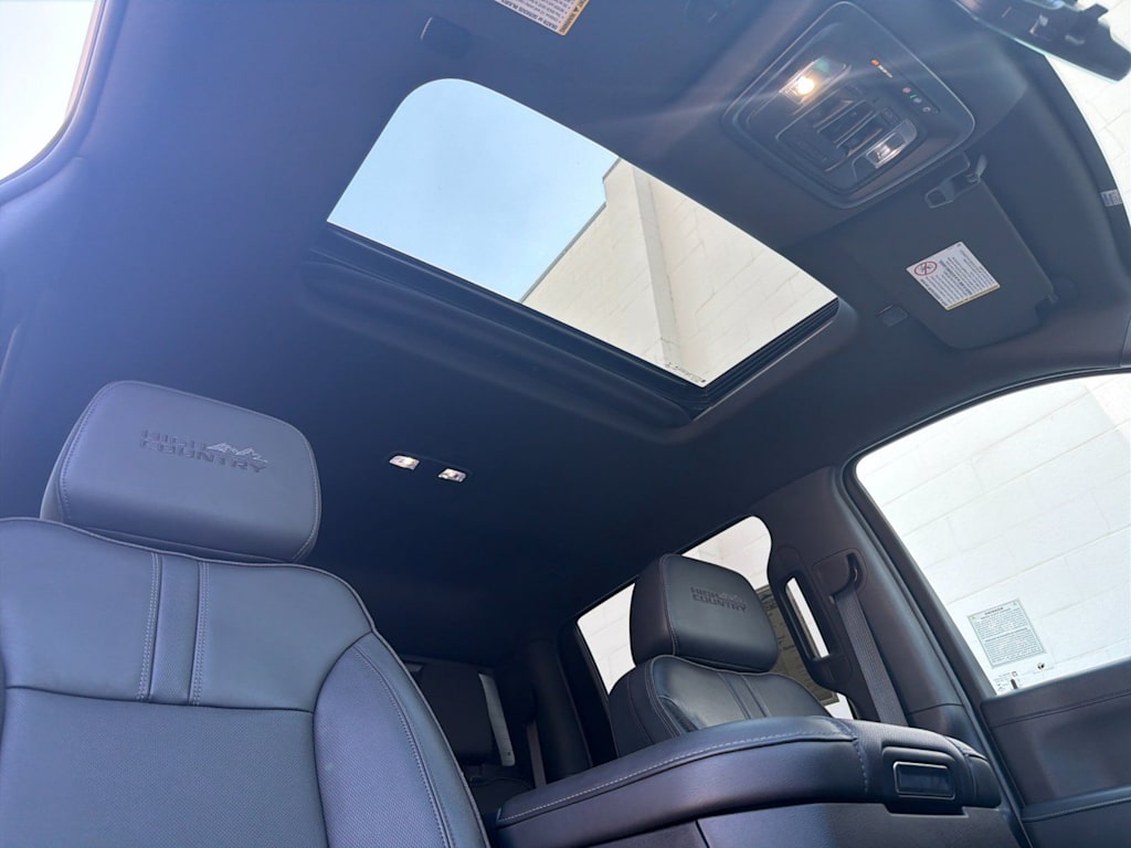 Thumbnail: 2022 Chevrolet Silverado 3500 - 22