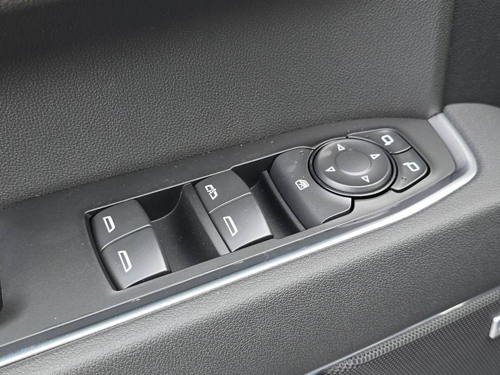 Thumbnail: 2026 Chevrolet Silverado 1500 - 21