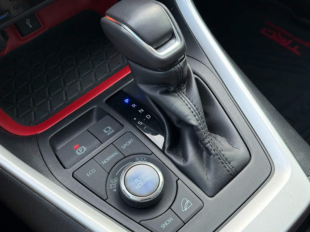 Thumbnail: 2020 Toyota RAV4 - 13